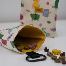 Lade das Bild in den Galerie-Viewer, Leckerlibeutel - handmade